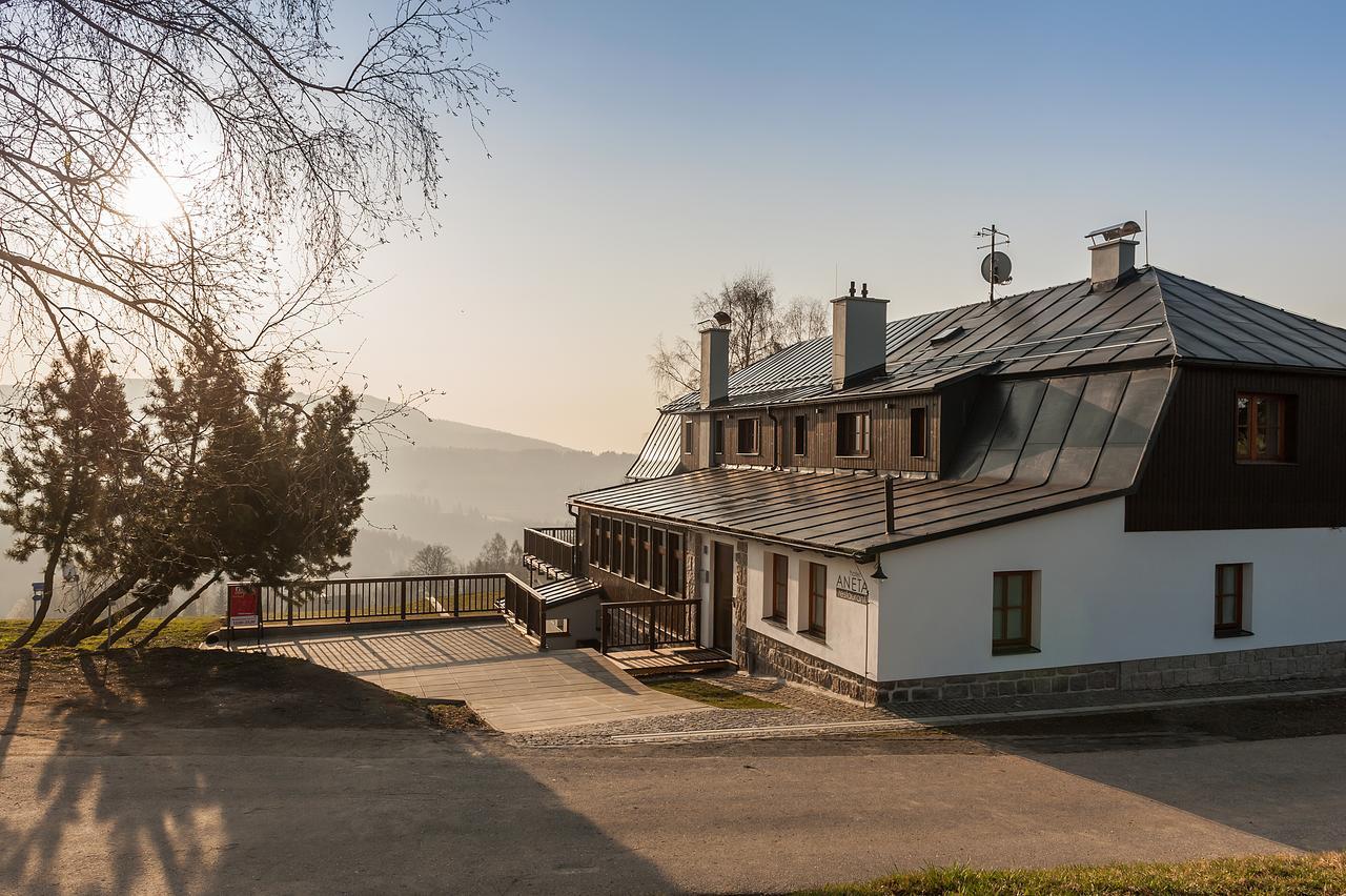 Aneta Hotel & Restaurant Vítkovice المظهر الخارجي الصورة